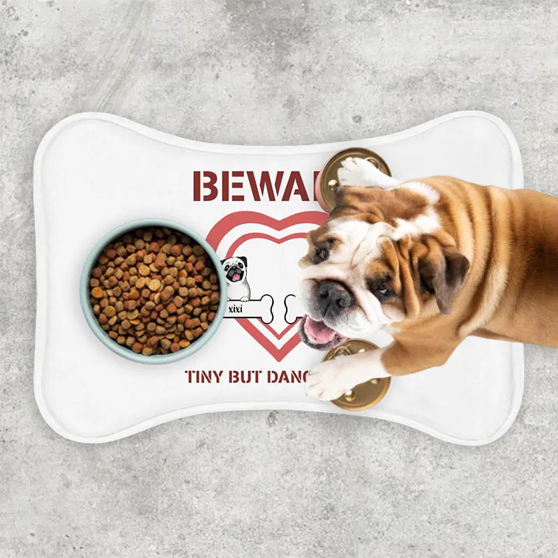 Practical custom dog feeding mat with personalization options. Ideal for keeping mealtime tidy, as a dog comfortably rests on it.